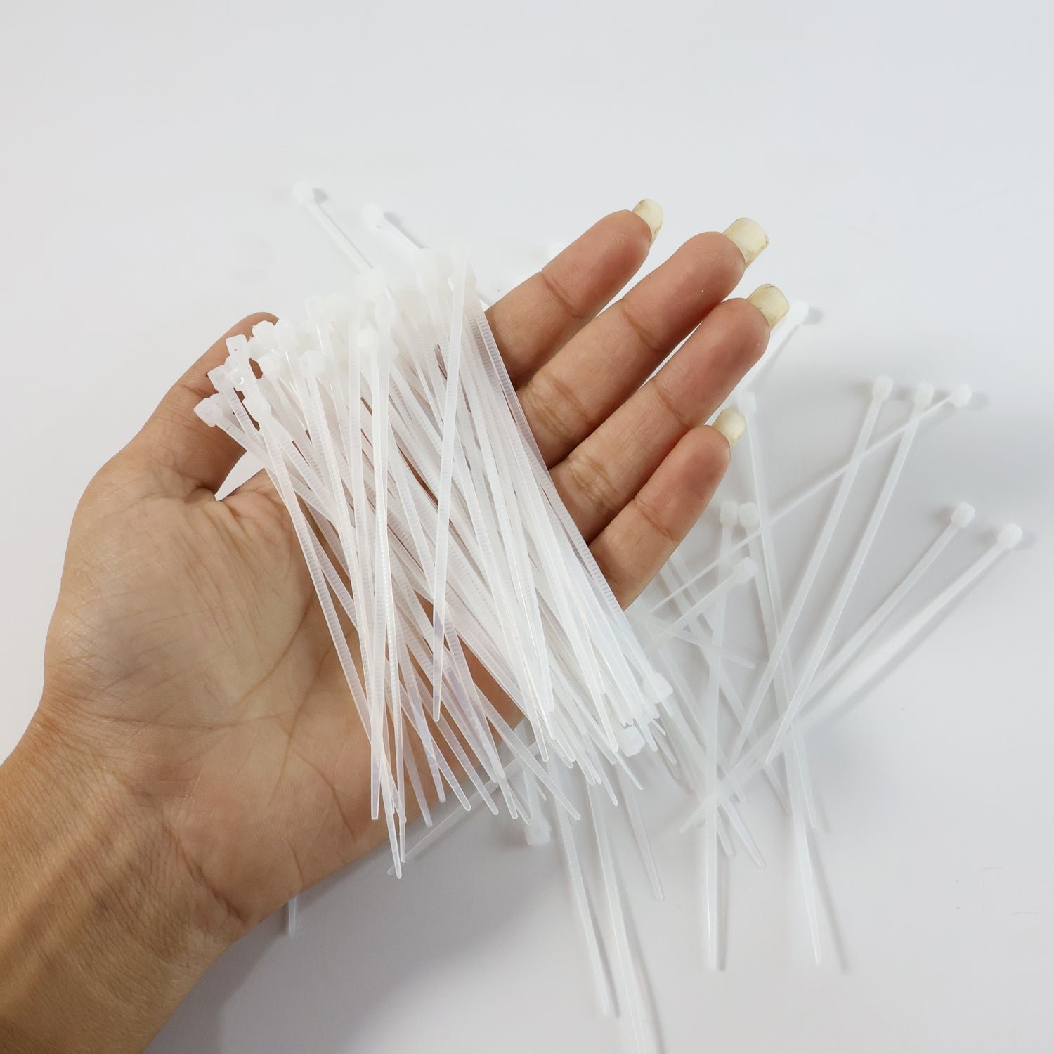 Nylon Cable Ties – 3x100mm Heavy Duty Self-Locking, 100 Pc | Tidy Table