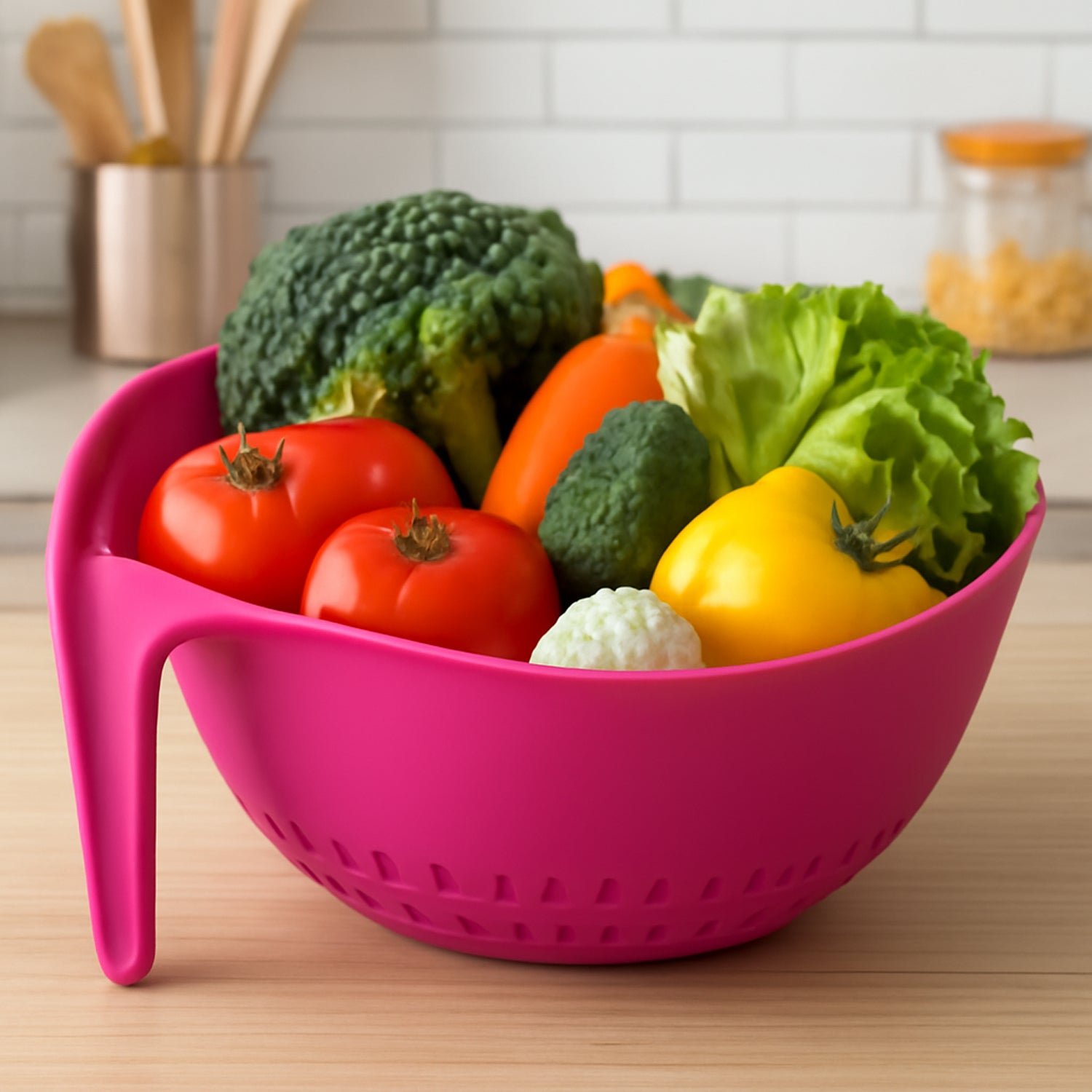 Triangular Kitchen Colander – Ergonomic Handle & Quick Drainage