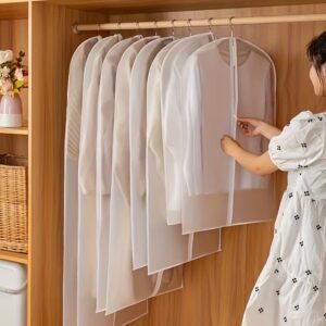 Foldable Suit Cover – Space-Saving Non-Woven Clothes Protection