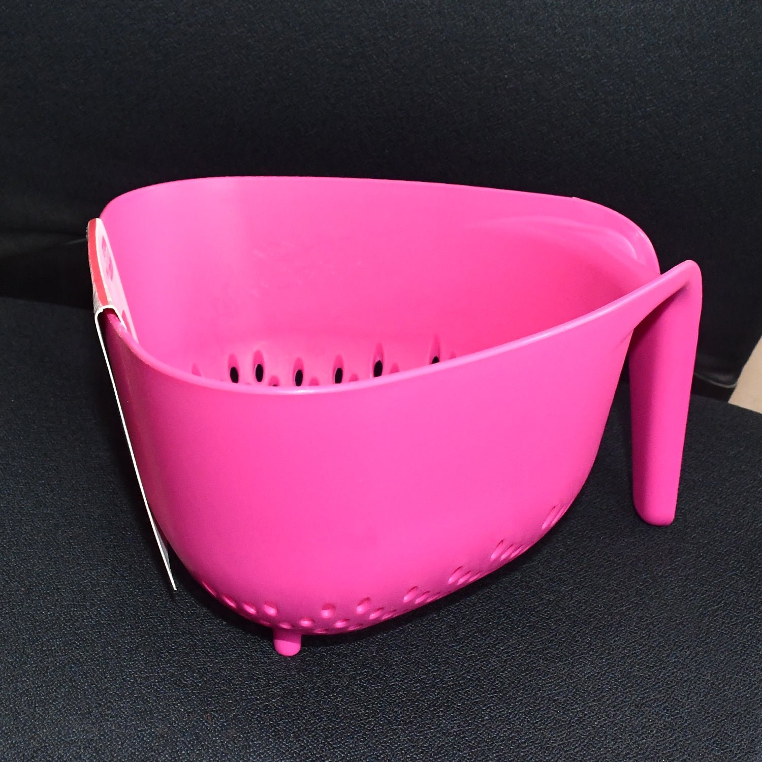 Triangular Kitchen Colander – Ergonomic Handle & Quick Drainage
