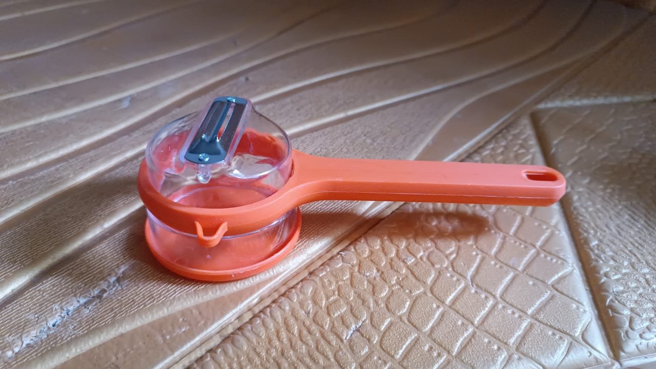 Stainless Steel Peeler with Container – Ergonomic Kitchen Tool