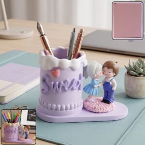 Cute Couple Pen Holder – Adorable Resin Desk Organizer & Showpiece