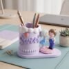 Cute Couple Pen Holder – Adorable Resin Desk Organizer & Showpiece