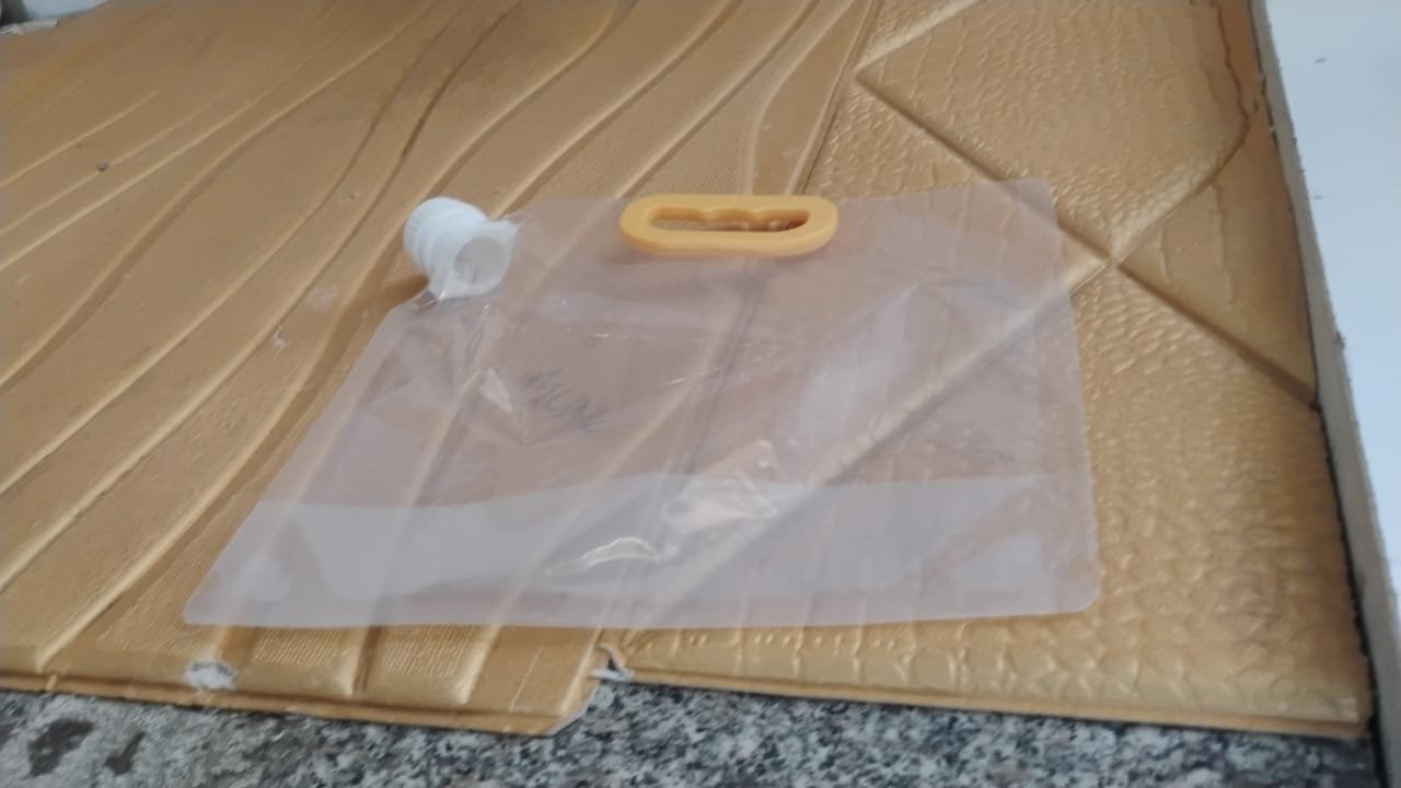 Airtight Food Storage Bag with Handle – Leakproof & Portable 25x21 cm