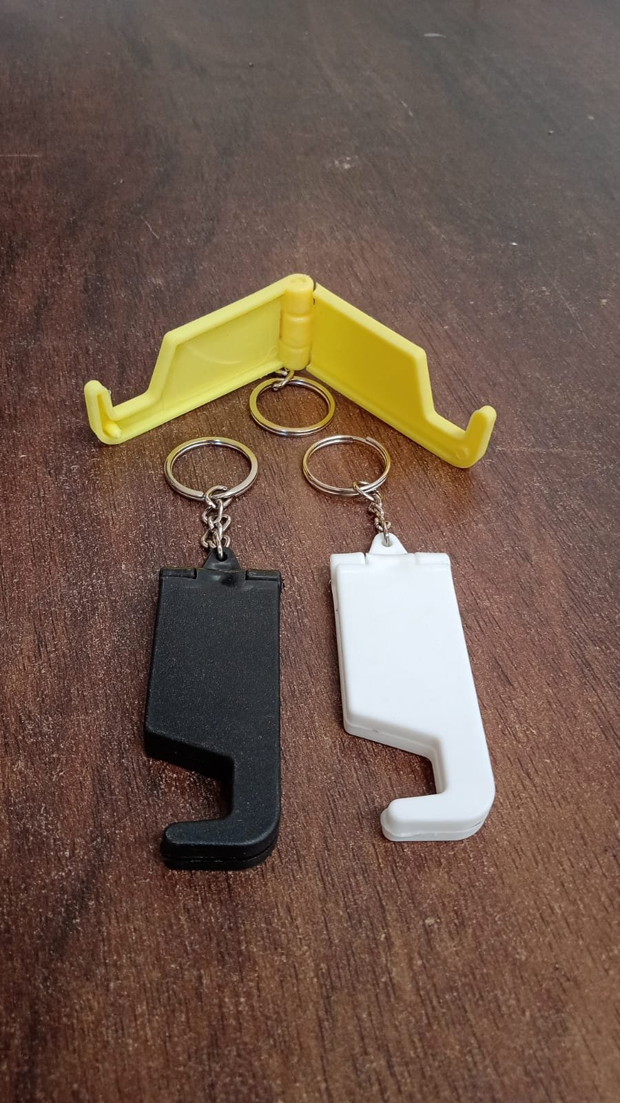 Keychain Mobile Stand – 2-in-1 Phone Holder | PHOBIA