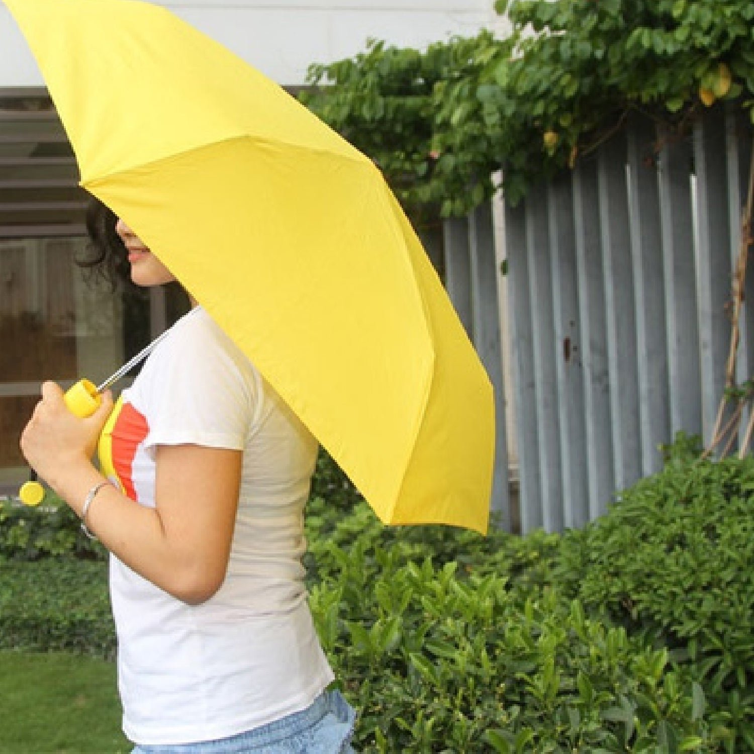 3_f674dcc9-672a-4971-ae09-1cc624add6b2 Banana Shaped Umbrella Mini Foldable UV Protection
