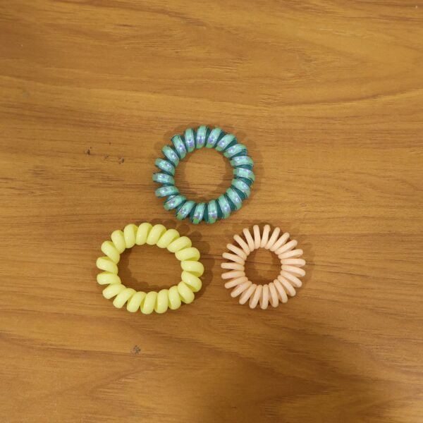 Spiral Coil Hair Band – Strong No-Crease Styling Accessory