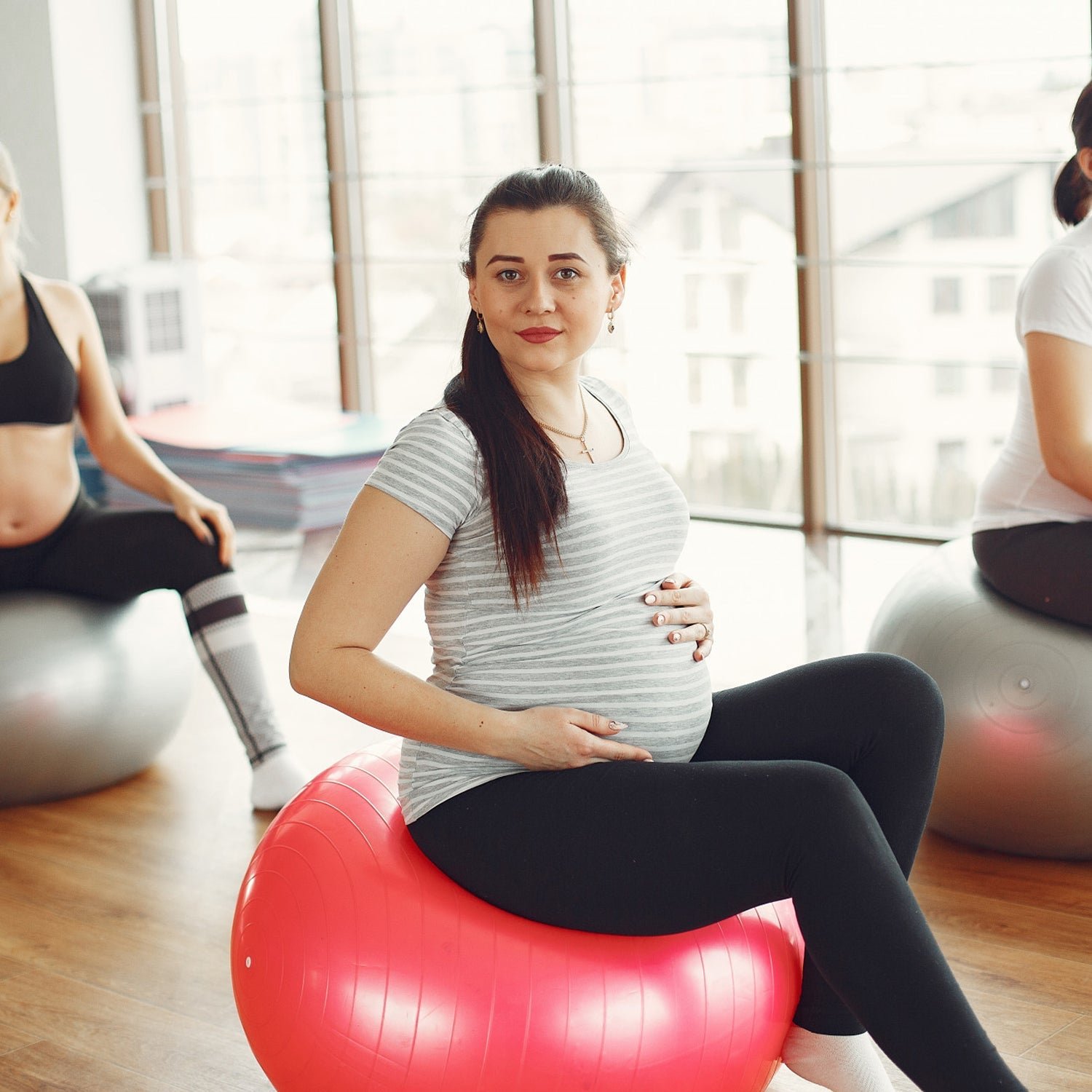 Exercise Ball 65 cm – Anti-Burst & Pump Included | FitFuzion