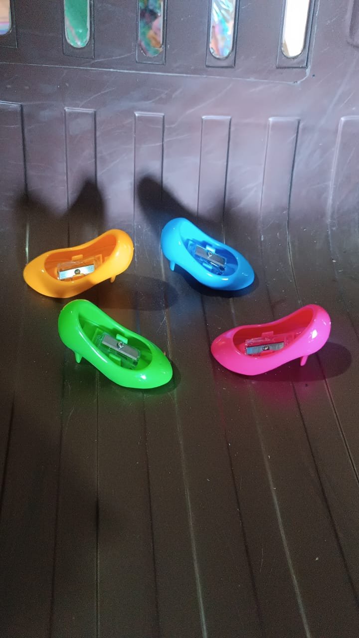 High Heels Pencil Sharpener – Fun Portable Stationery Gift