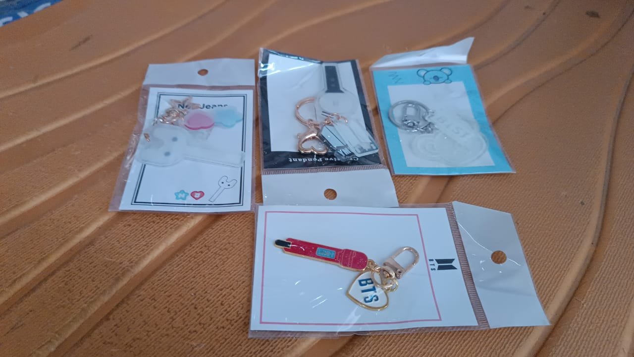 Acrylic Keychains – Cute & Durable Mixed Designs