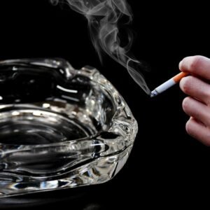 Crystal Glass Ashtray – Elegant Tabletop Decor | Organivo