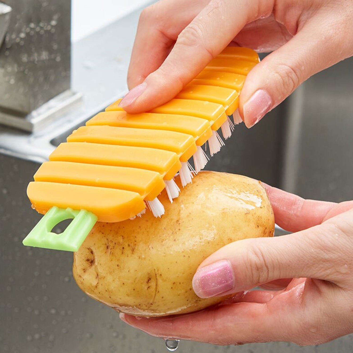 Vegetable Scrubbing Brush – Non-Toxic Carrot Design | Claranza