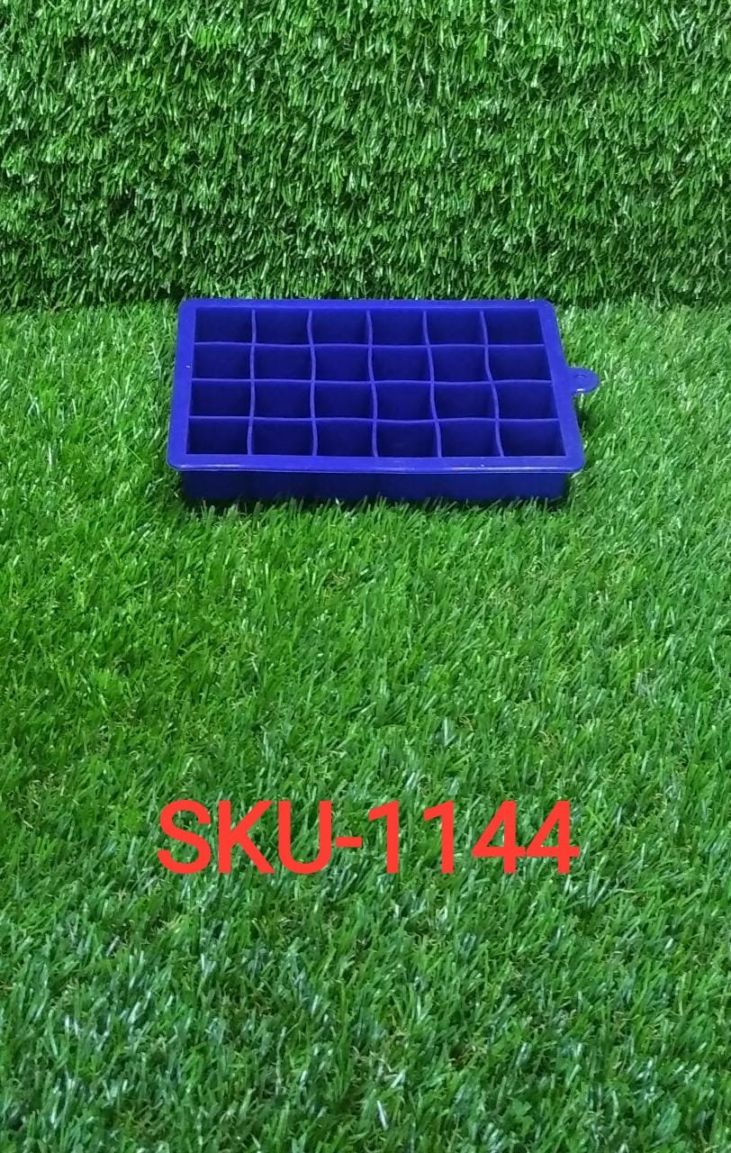 Silicone Ice Cube Tray – 24-Cavity Flexible & Stackable | ChillPour