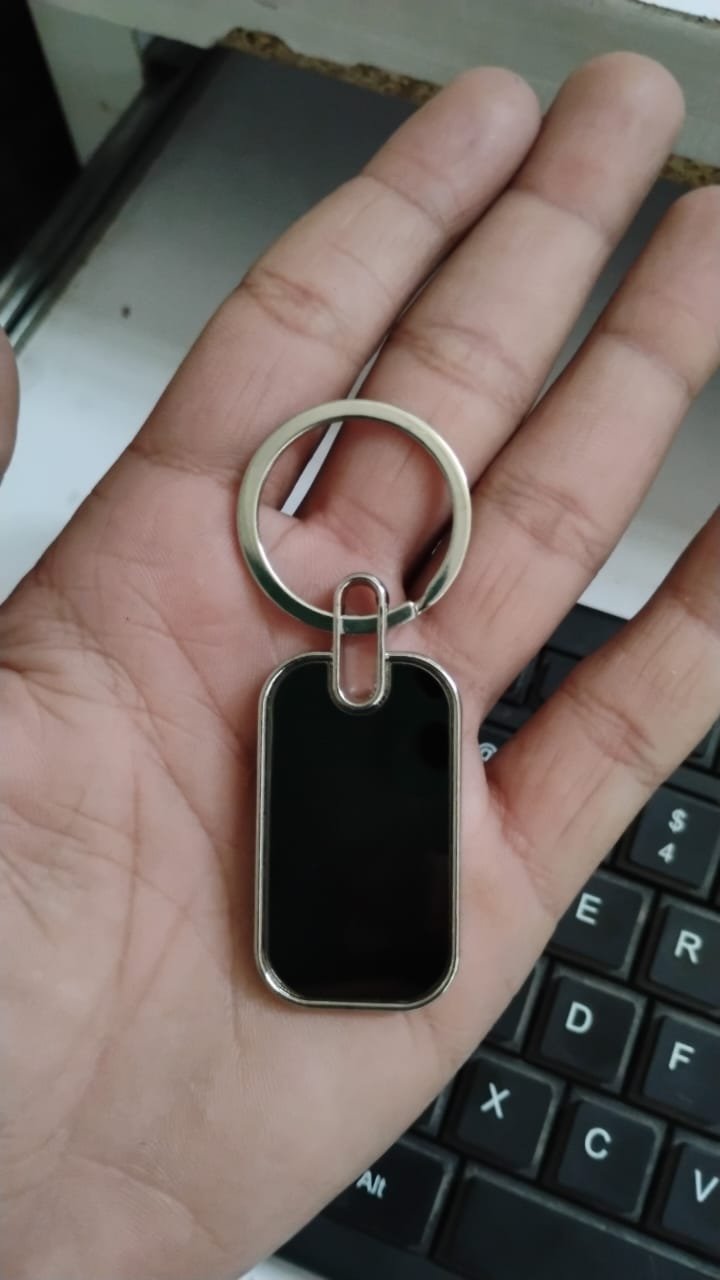 Metal Keyring – Durable Oval Keychain & Handbag Charm | ManVogue