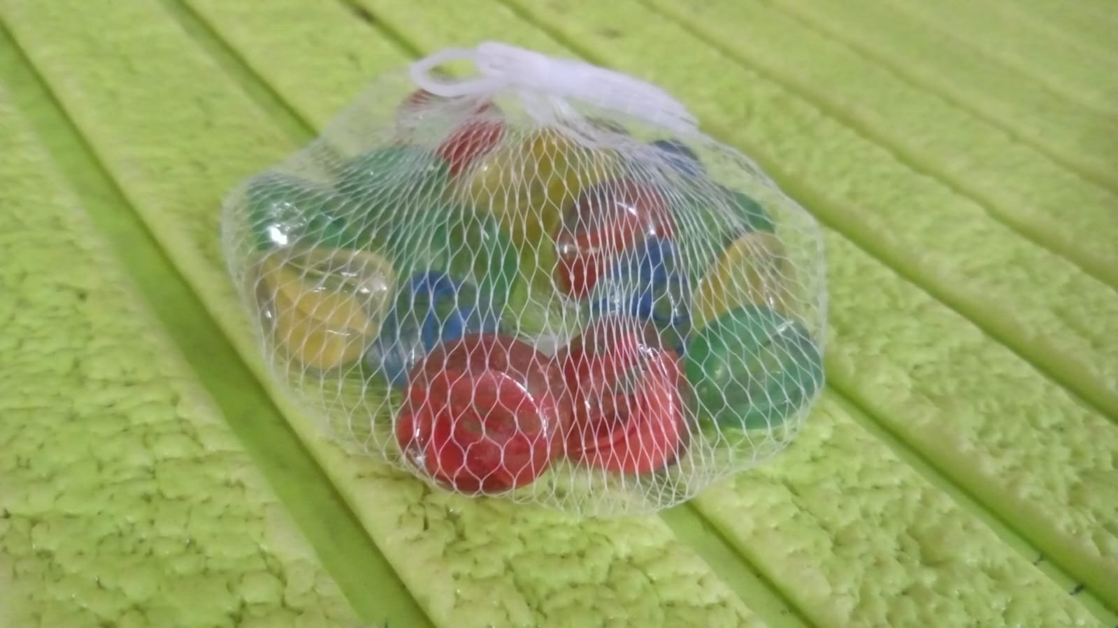 Decorative Garden Stones – Multi-Color Glow-in-Dark Pebbles |