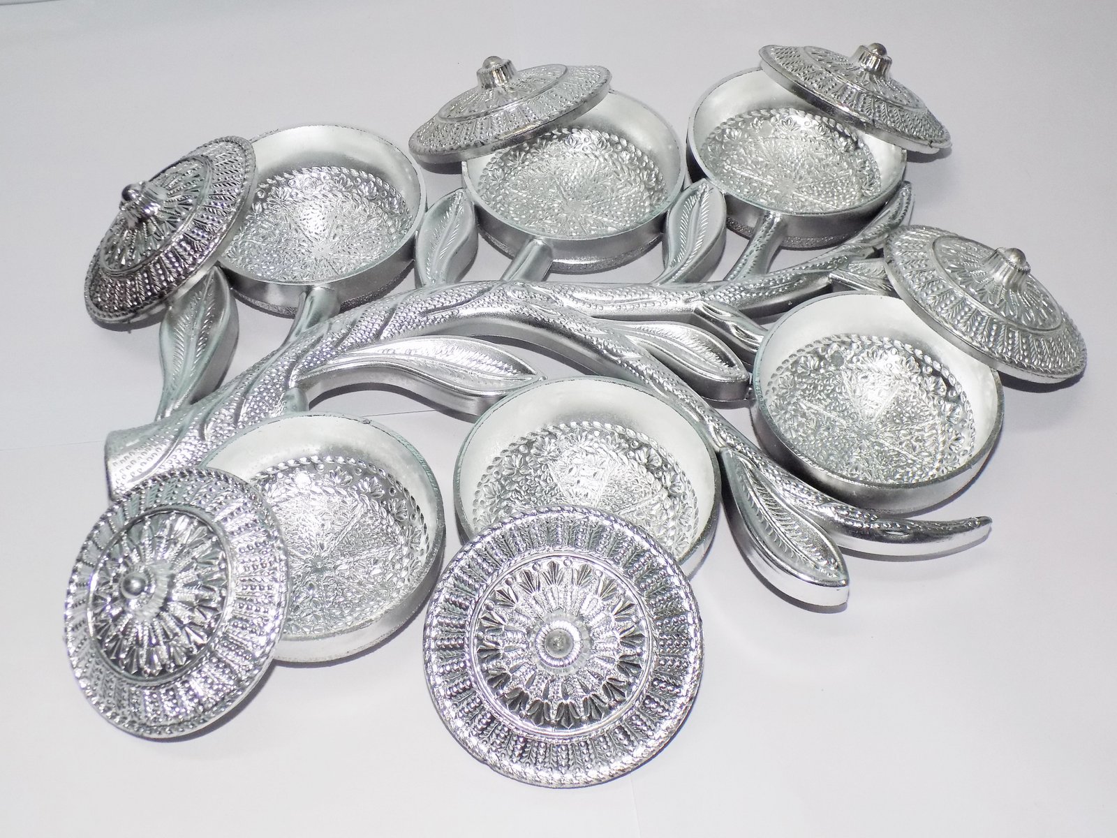 Mukhwas Dani Tray – 6-Compartment Tree Shape Serving | Styleva