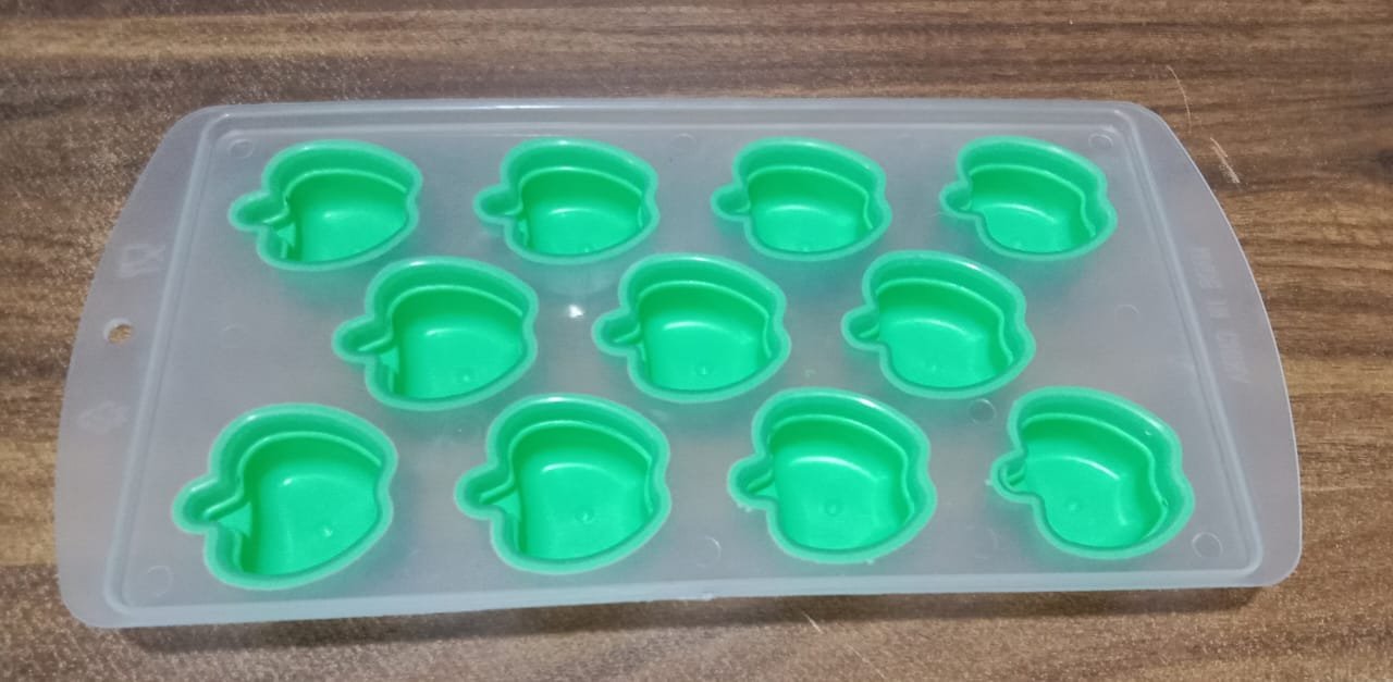5_ff0fa850-3c79-43d7-9812-b0e54d7d8044 Fruit Shape Ice Cube Tray – Silicone & Easy Release | Indo Glow