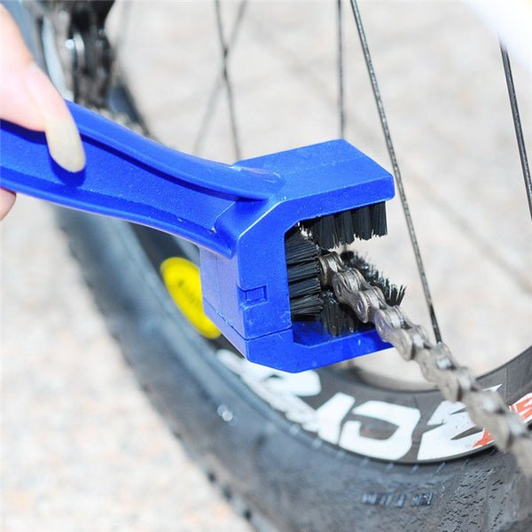 607544c817b1552dc03c70e4-8-large_2173010f-44f5-45c5-a135-f1c37048bd17 Motorbike Chain Cleaner – Efficient 3D Brush Tool for Bikes | Velvet Wheels