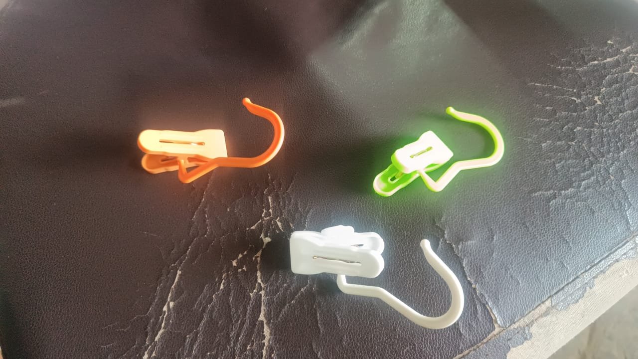 Hanging Hook Clip – Strong Grip & Rotatable, Multipurpose Use