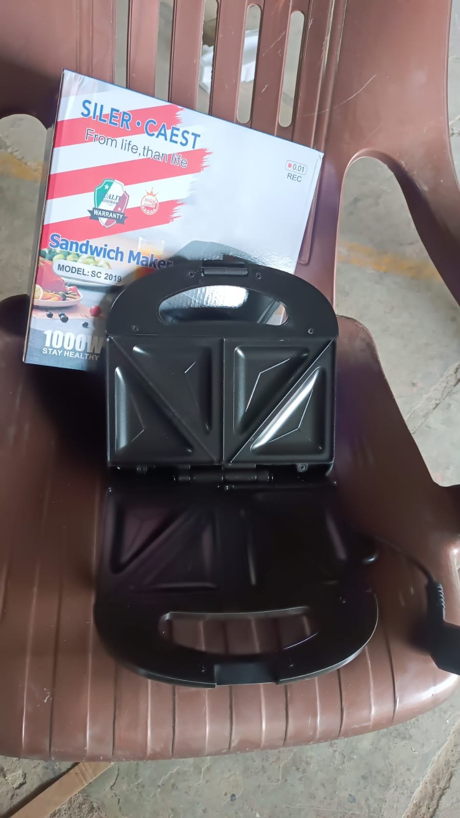 Sandwich Maker Non-Stick Plates – Easy Use with Indicator Lights