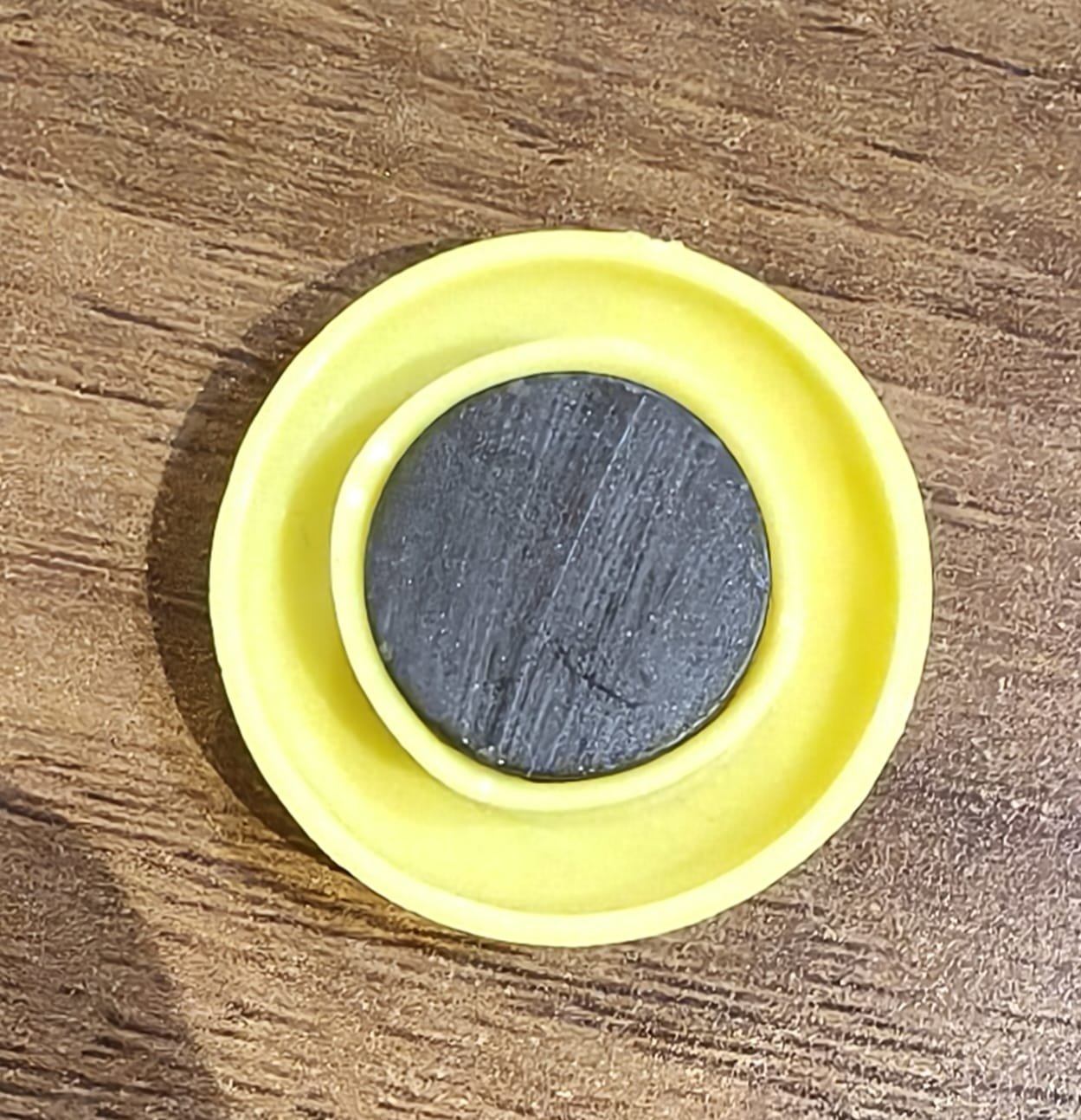 74d1b2b6-4c25-4609-a6dc-d87a55430723 Yellow Magnetic Buttons – Strong Grip Circular Board Magnets