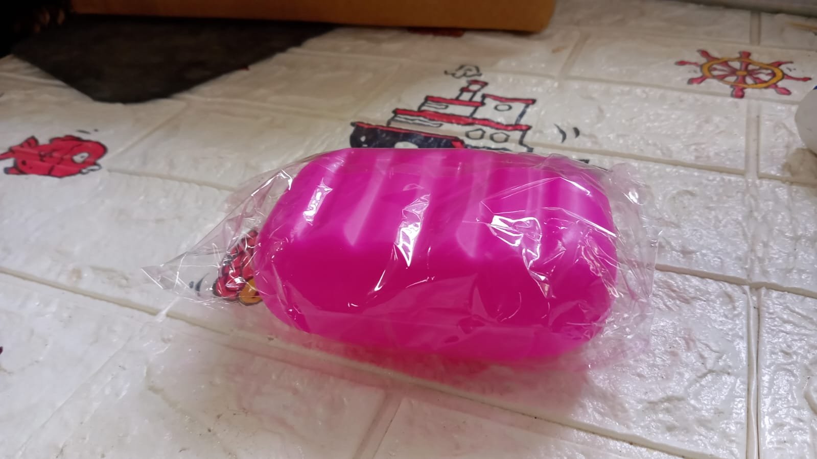 Travel Soap Box – Waterproof & Leakproof Plastic | VelvetBubbles