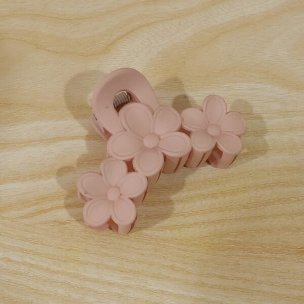 Large Plastic Hair Clip – Elegant Flower Design for Women