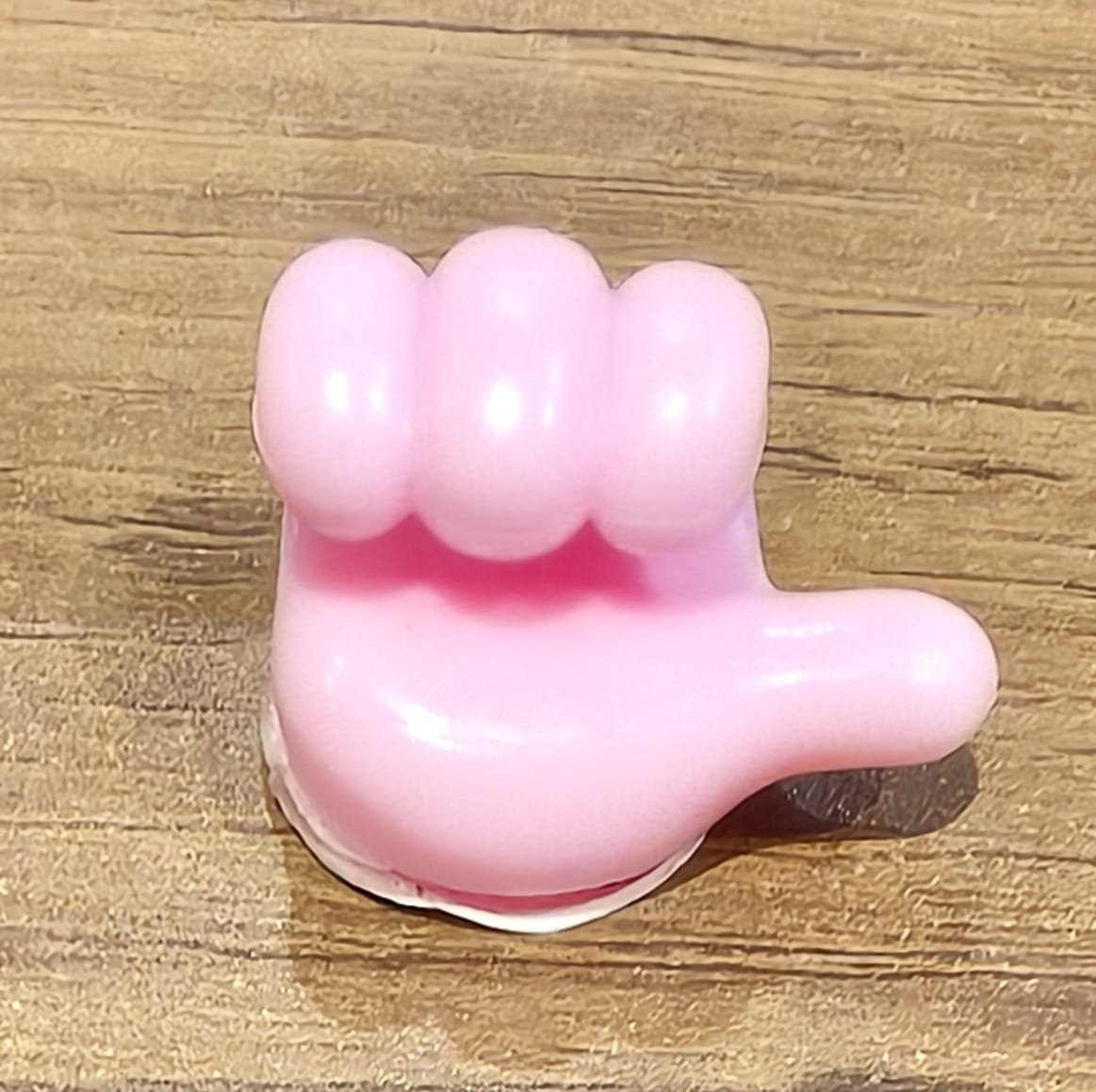 Hand-Shaped Wall Clip Holder – Pink Silicone Cable Organizer