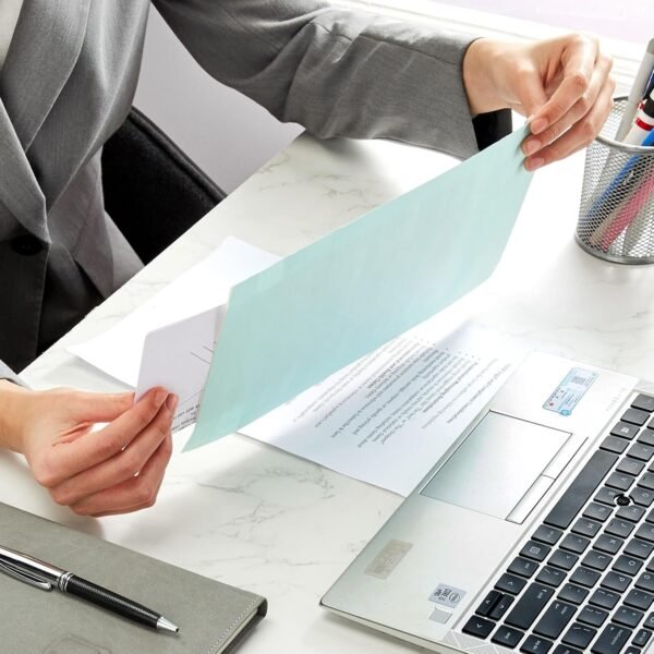 Card Envelope with Quick Self-Seal Closure – Durable 28x15cm Kraft Paper
