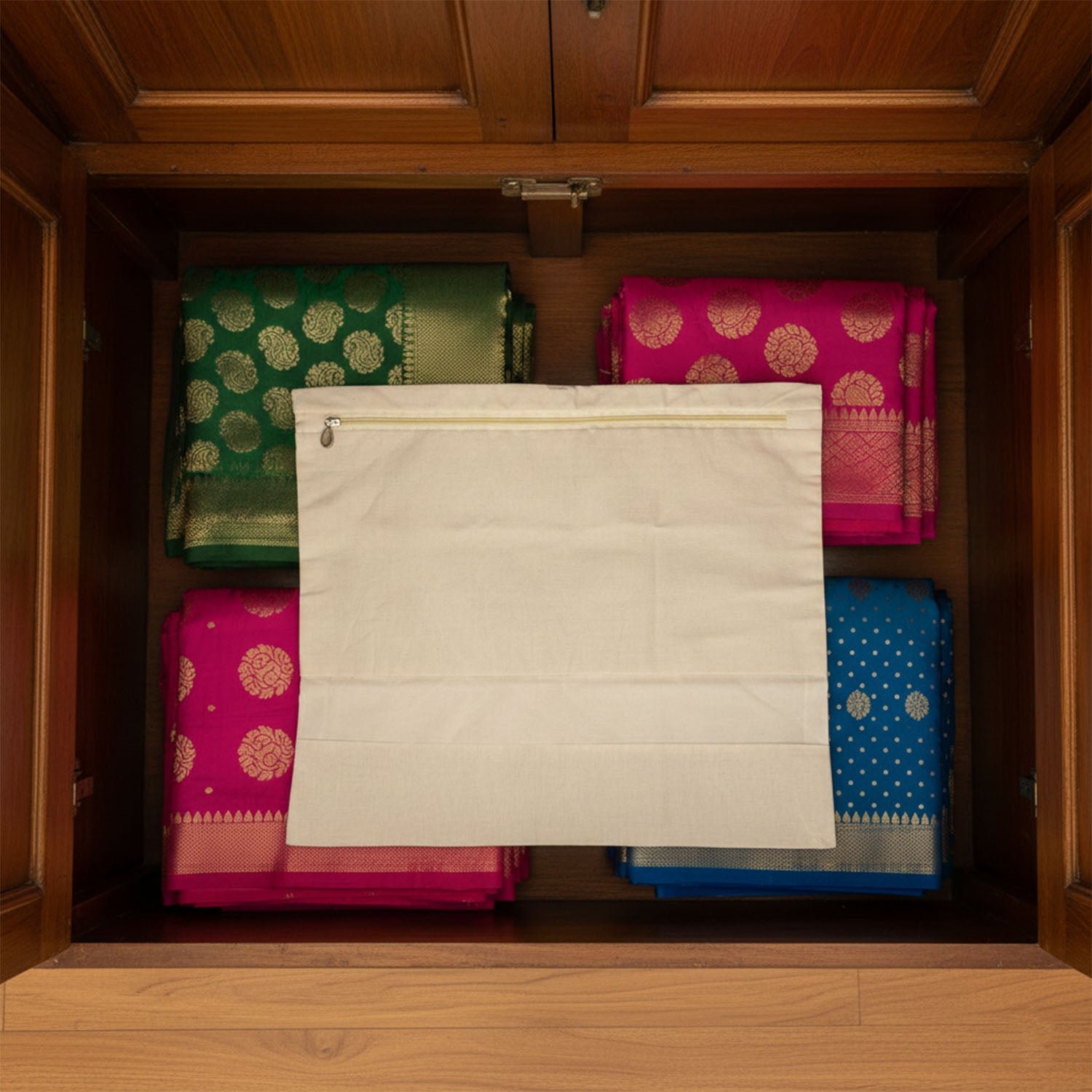 Saree Storage Bag – Zip Closure Multipurpose Organizer 14.5x16.5 cm