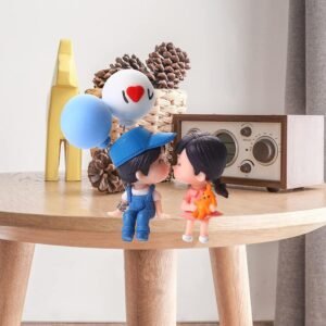Cute Couple Car Dashboard Figurine – Romantic Mini Showpiece for Car & Home