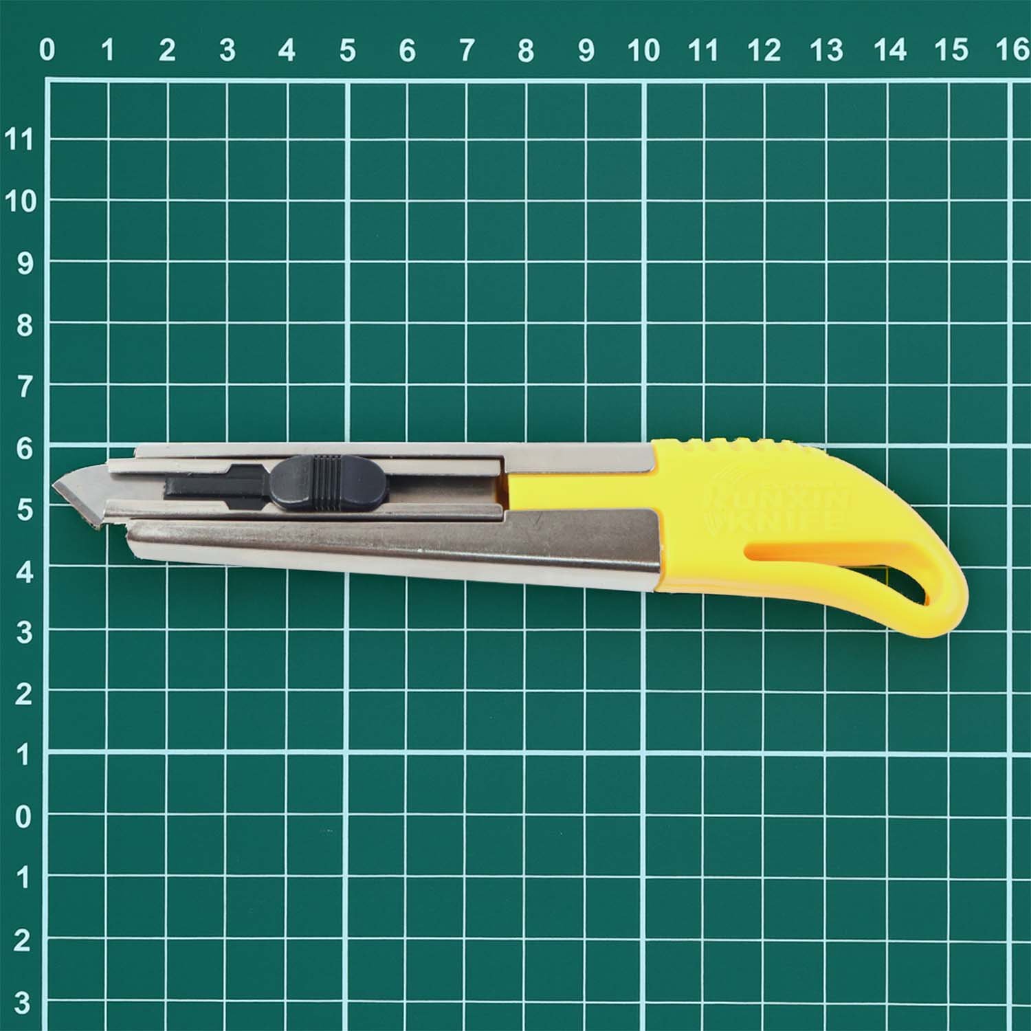 Utility Cutter Knife – Heavy-Duty Stainless Steel with Extra Blades