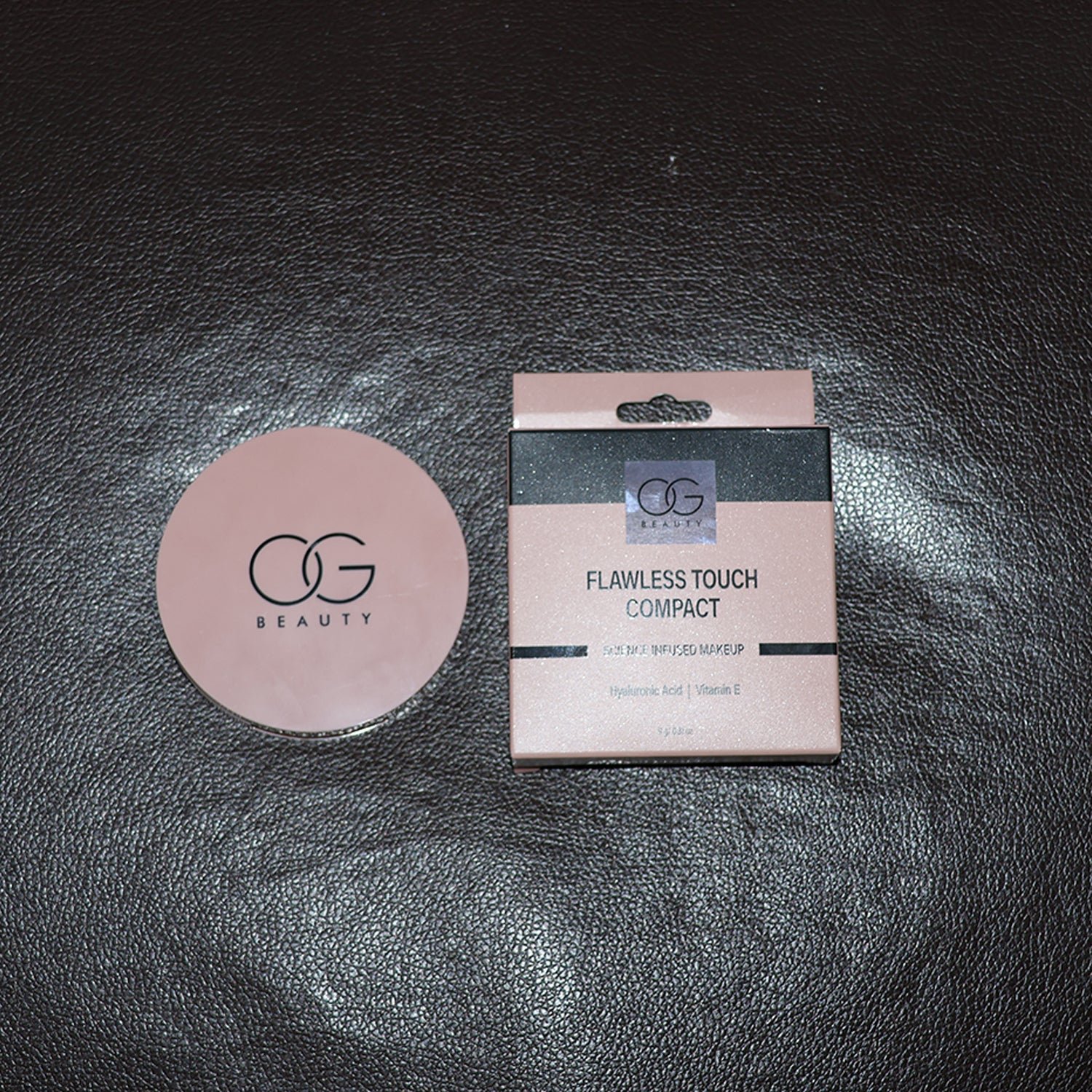 Compact Powder – Flawless Matte Finish with Hydration