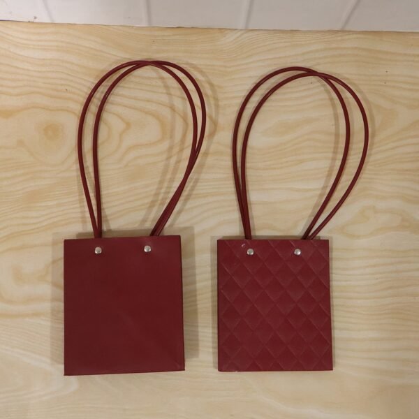 Foldable Flower Packaging Bag – Reusable and Water-Resistant
