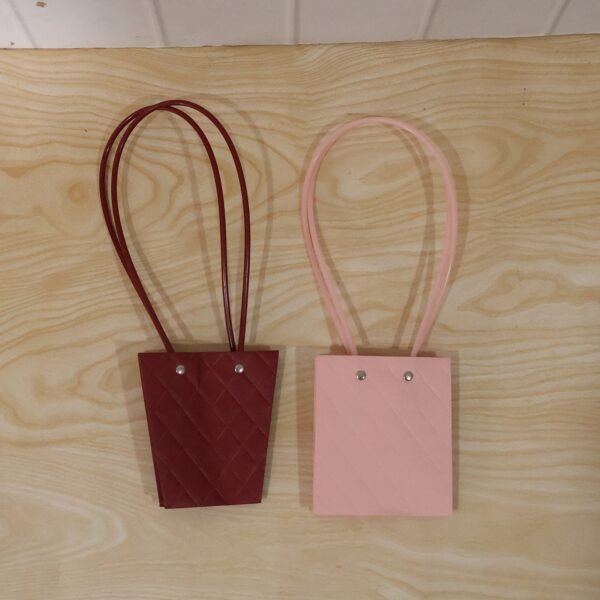 Foldable Flower Packaging Bag – Elegant & Water-Resistant Design