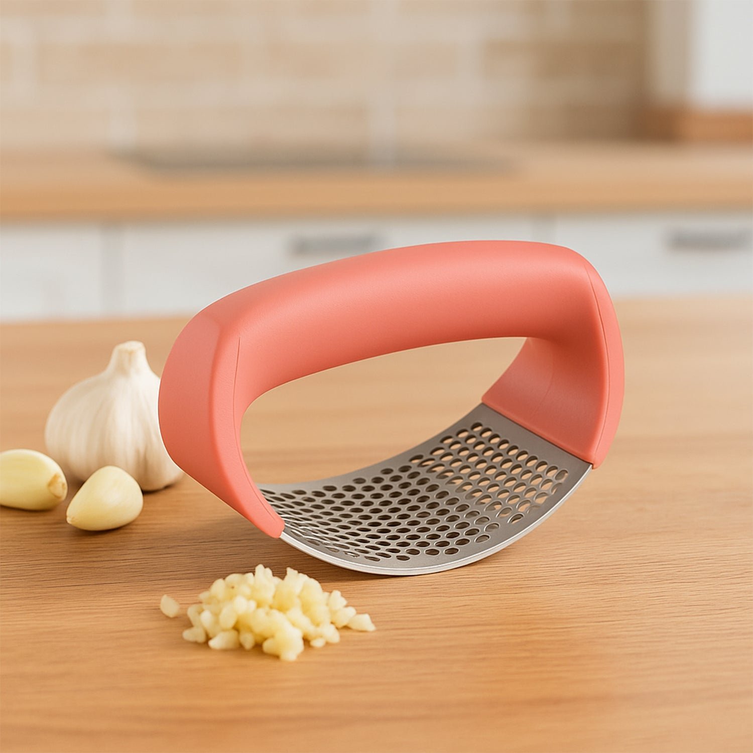 Garlic Press – Ergonomic Curve for Easy Crushing