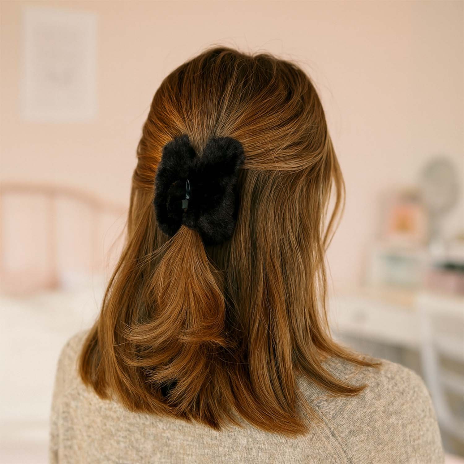 Soft Faux Fur Hair Claw Clip – Big Size Fluffy Grip