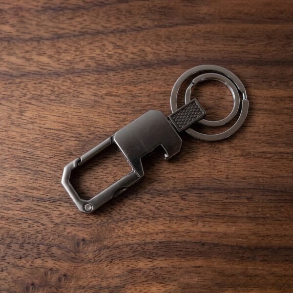 Heavy Duty Metal Key Holder – Durable Swivel Carabiner Clip