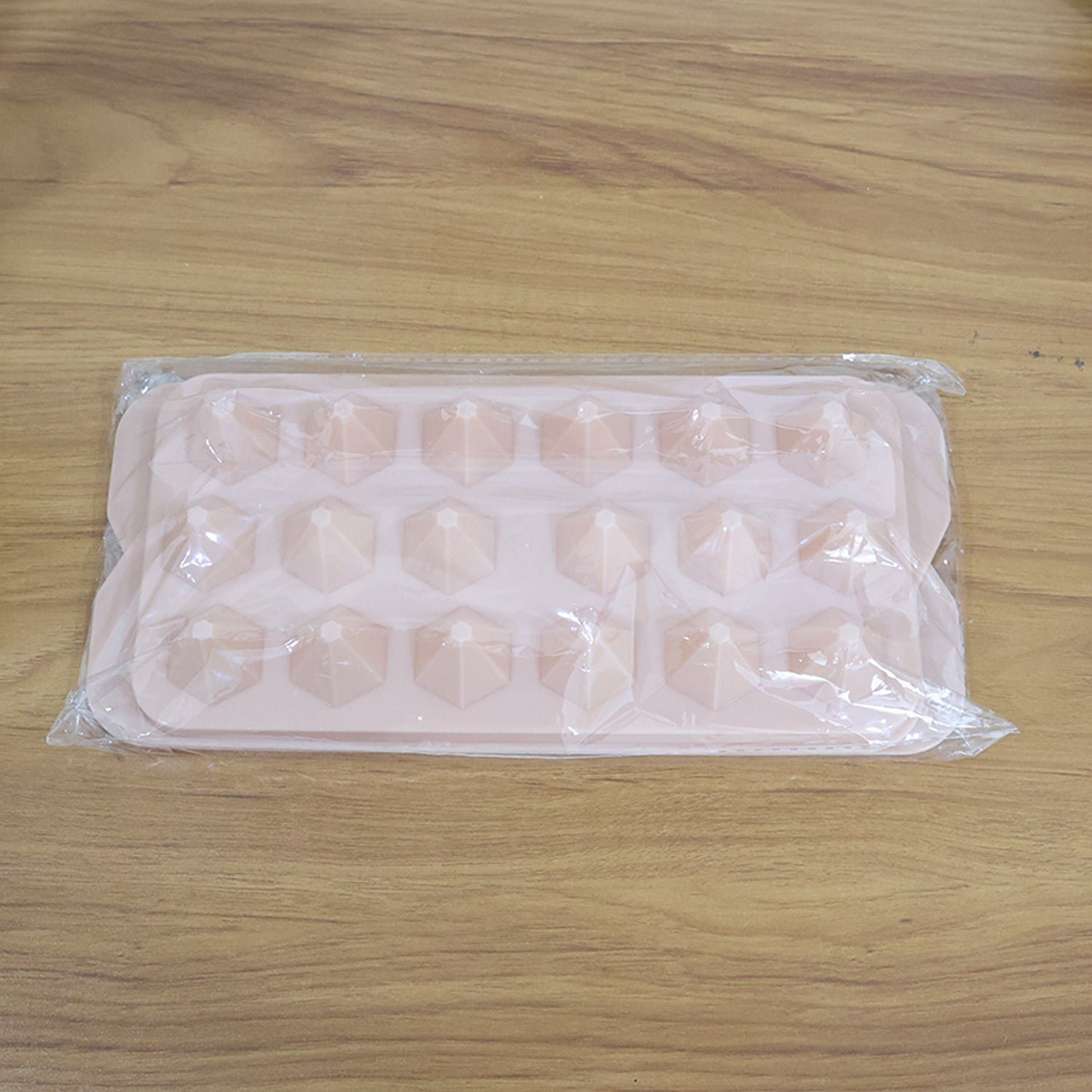 Ice-Cube-Chocolate-Trey-08 Plastic Ice Cube Tray – 18 Diamond Cavities for Easy Release