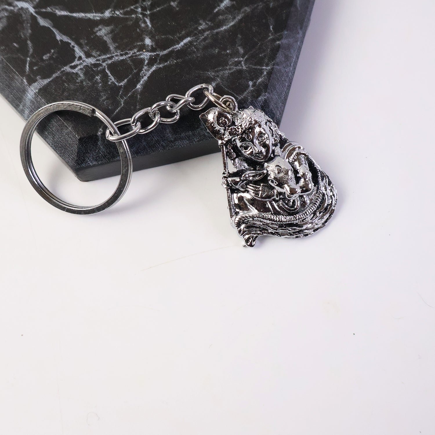Silver Finish Bal Krishna Metal Keychain – Elegant Devotional Charm