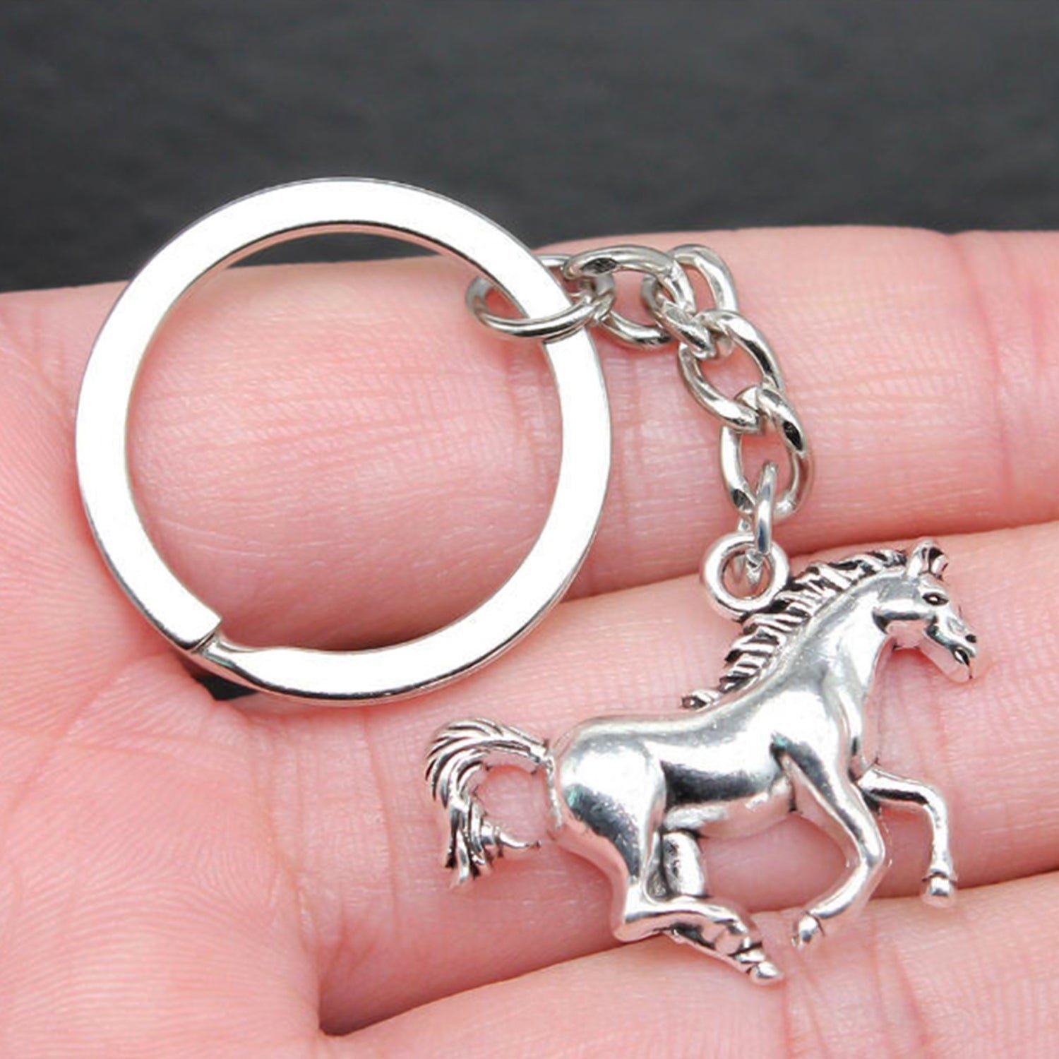 Metallic Horse Keychain – Durable Polished Chrome Accessory