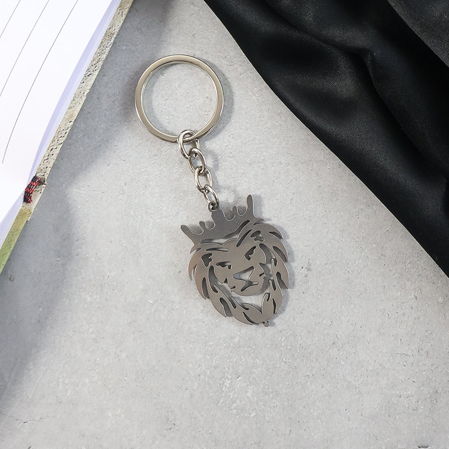 Lion Head Keychain – Stainless Steel Durable Crown Design