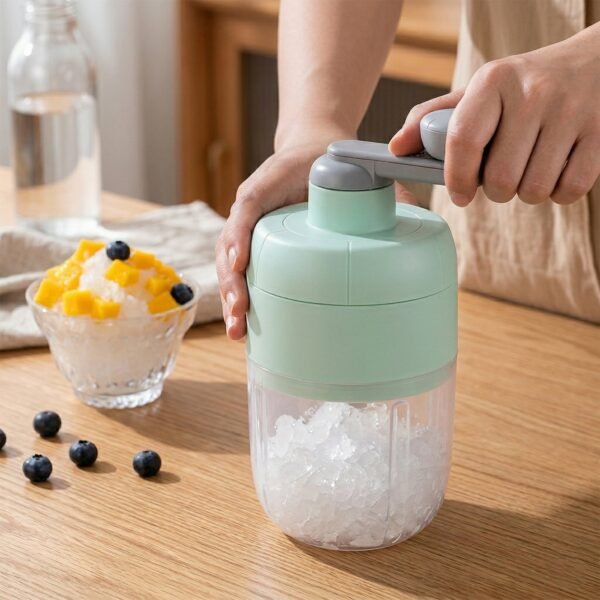 Manual Ice Crusher – Effortless Shaving with Hand Crank Design