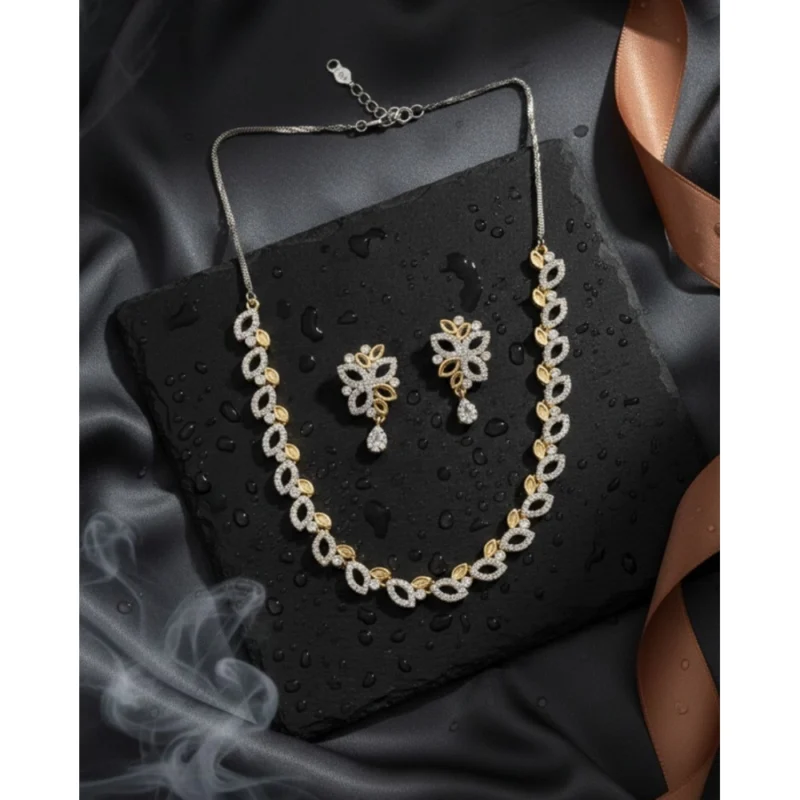 Generic Women's Brass Silver Plated Necklace set (Silver)