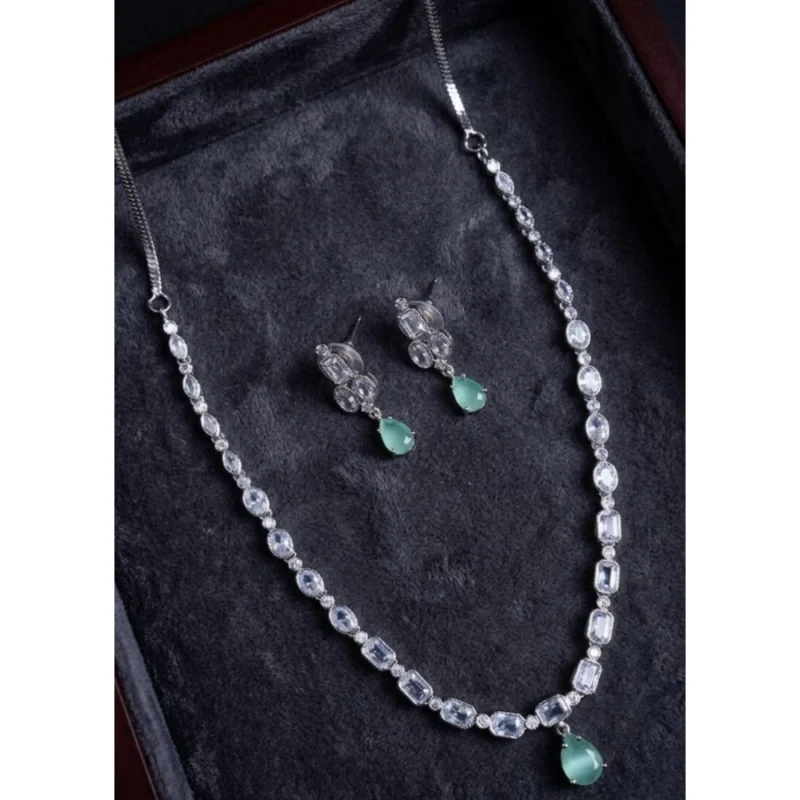 Generic Women's Brass Silver Plated Necklace set (Turquoise)
