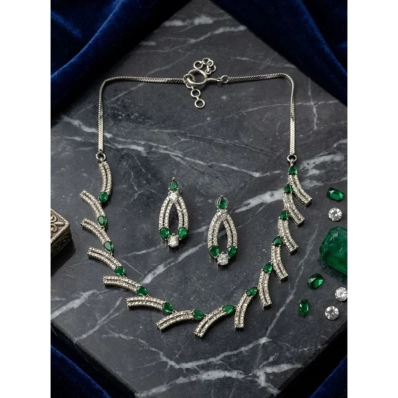 Generic Women's Brass Silver Plated Necklace set (Green)