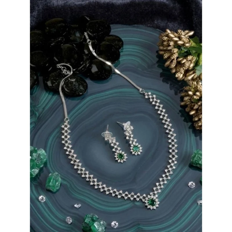 Generic Women's Brass Silver Plated Necklace set (Green)