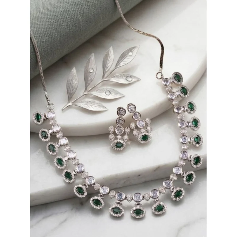 Generic Women's Brass Silver Plated Necklace set (Green)
