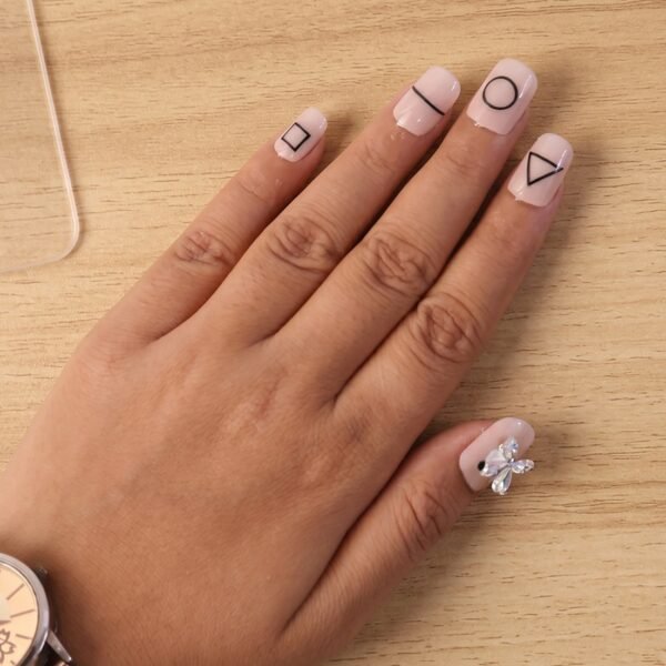 Press-On Nails – Reusable False Nail Set with Strong Glue for Equally Glam Looks (Mix Design)