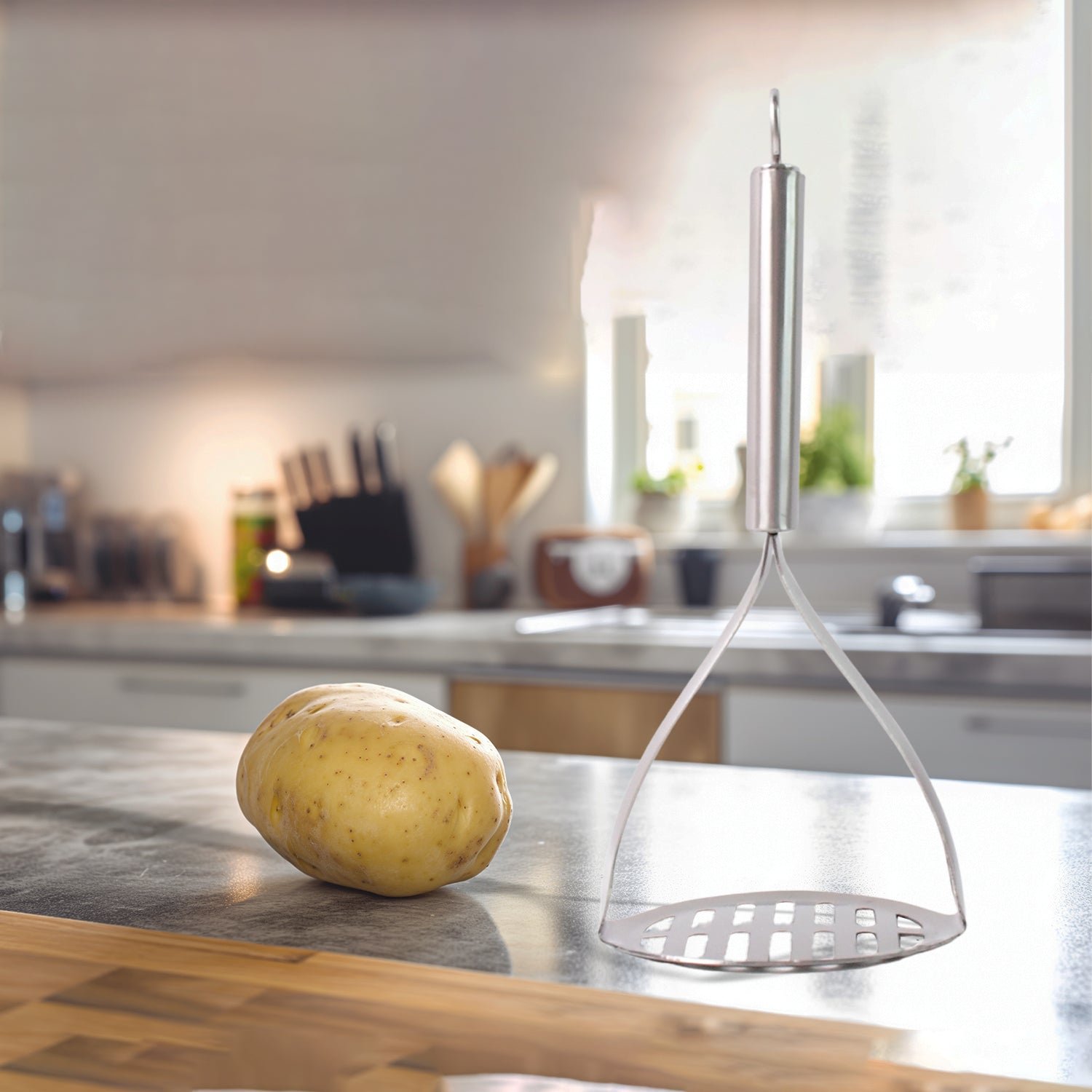 Stainless Steel Potato Masher – Ergonomic Handle for Easy Mashing